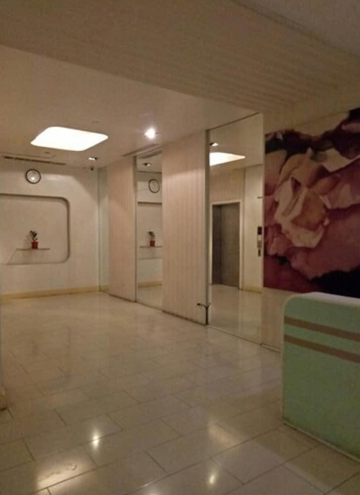 Dragonlink Suites Макати Экстерьер фото